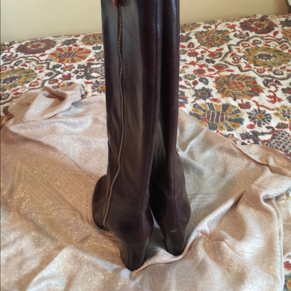 Boots - Picture 4 of 5